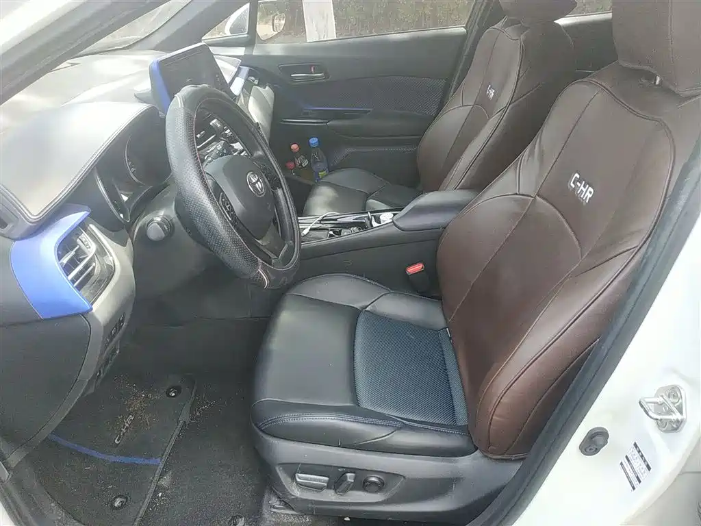 Toyota C-HR 2020 Model 2.0L Leading фото 11