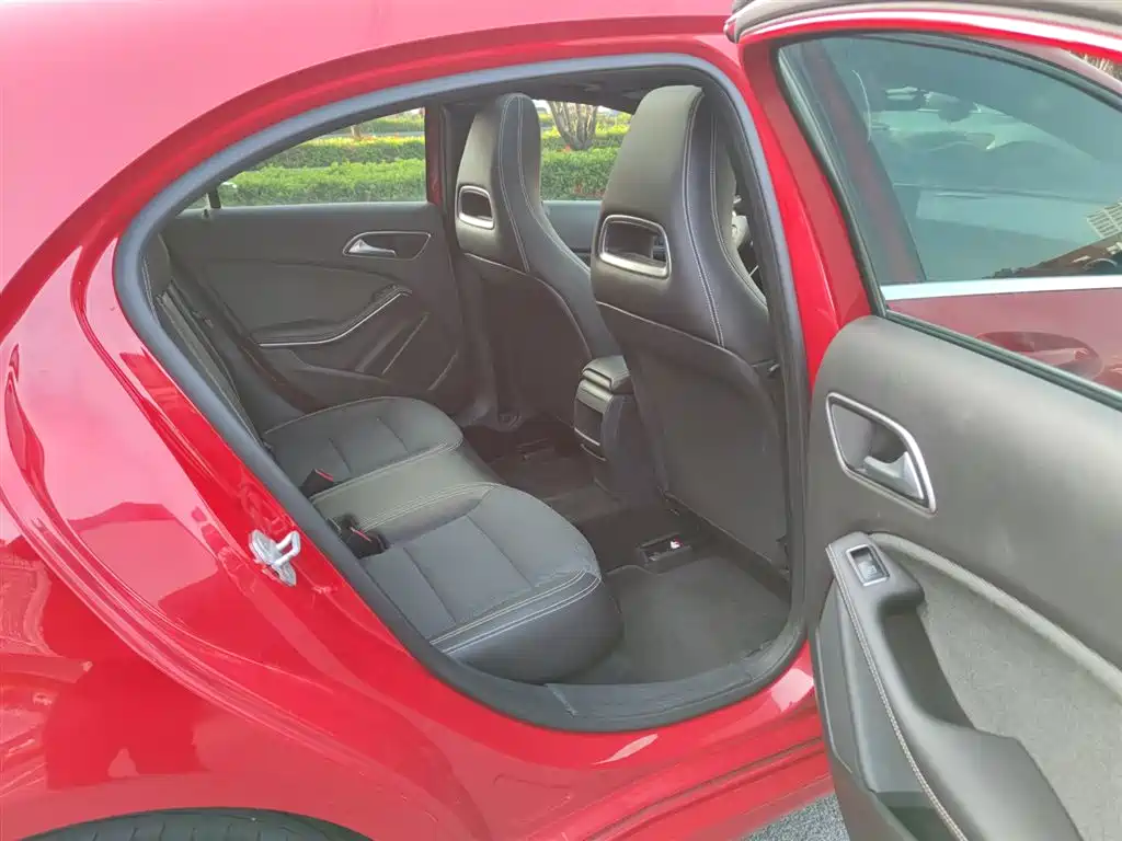 Mercedes-Benz A-Class (Import) 2016 A 200 Dynamic фото 9