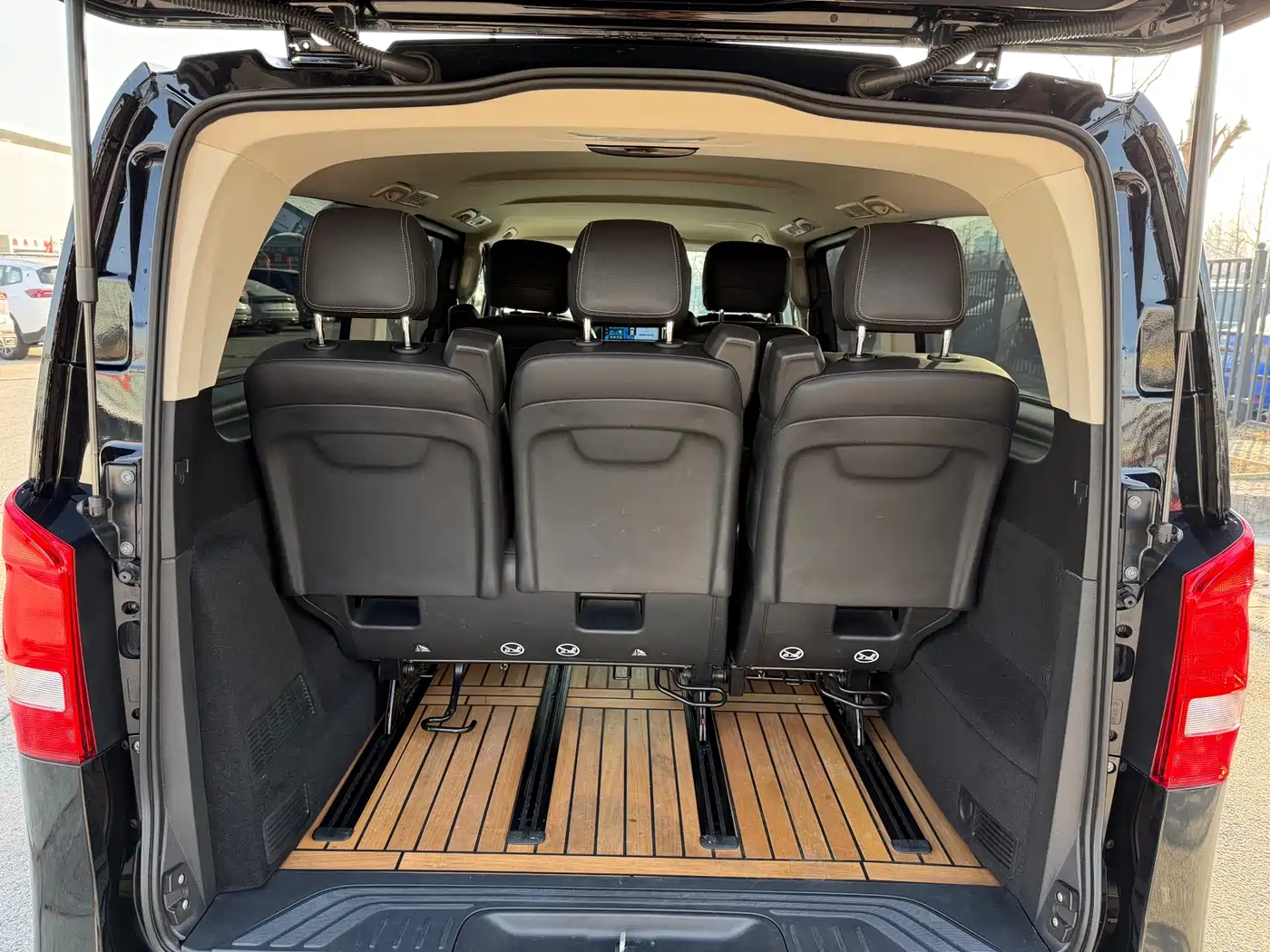 Mercedes-Benz Vito 2023 2.0T Business 7-Seater фото 22