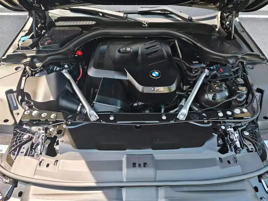 BMW 5 Series 2024 530Li Leading Model Luxury Package фото 9