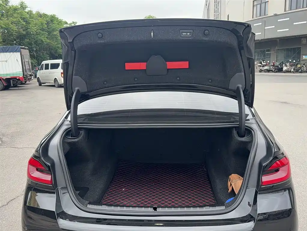BMW 5 Series 2022 Model Third Facelift 530Li Premium M Sport Package фото 17