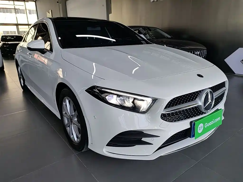 Mercedes-Benz A-Class 2021 A 200 L Sport Sedan Fashion Edition фото 4