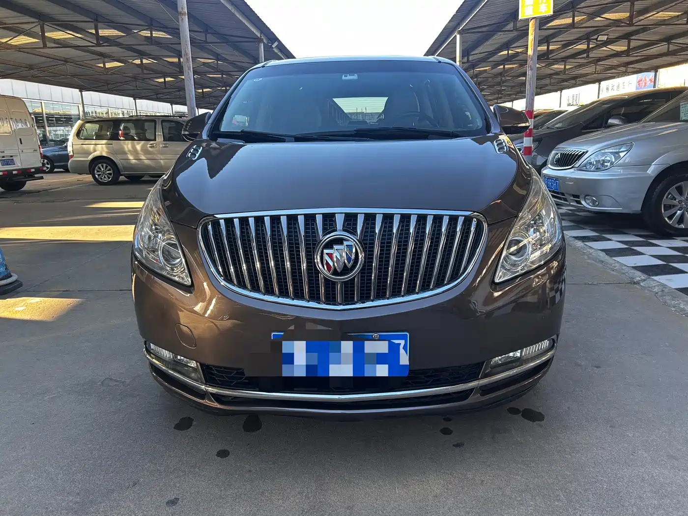 Buick GL8 2014 2.4L CT Luxury Business Comfort фото 2