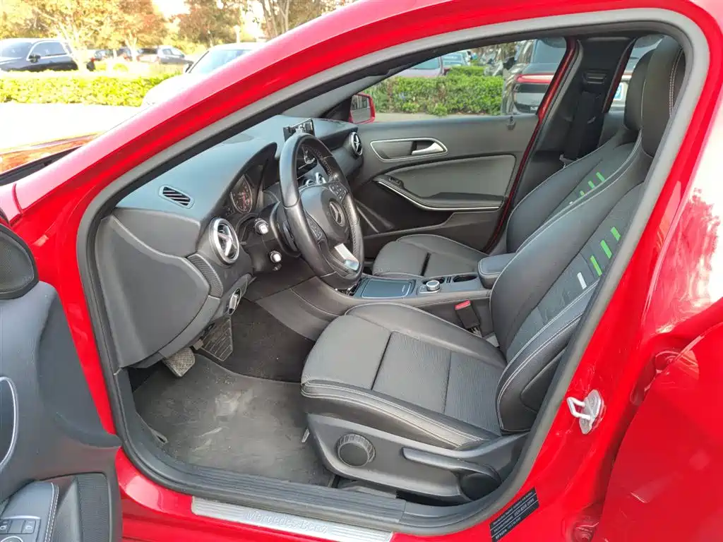 Mercedes-Benz A-Class (Import) 2016 A 200 Dynamic фото 7