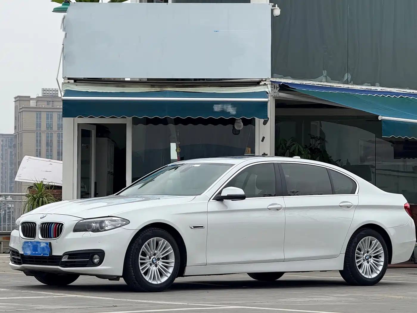 BMW 5 Series 2014 525Li Leading