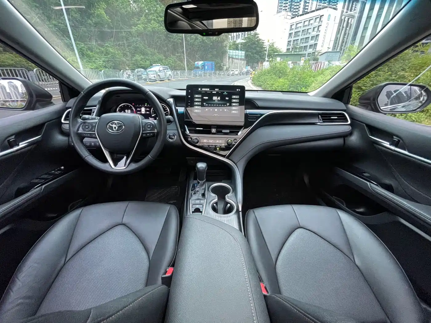 Toyota Camry 2021 2.5G Luxury Edition фото 9
