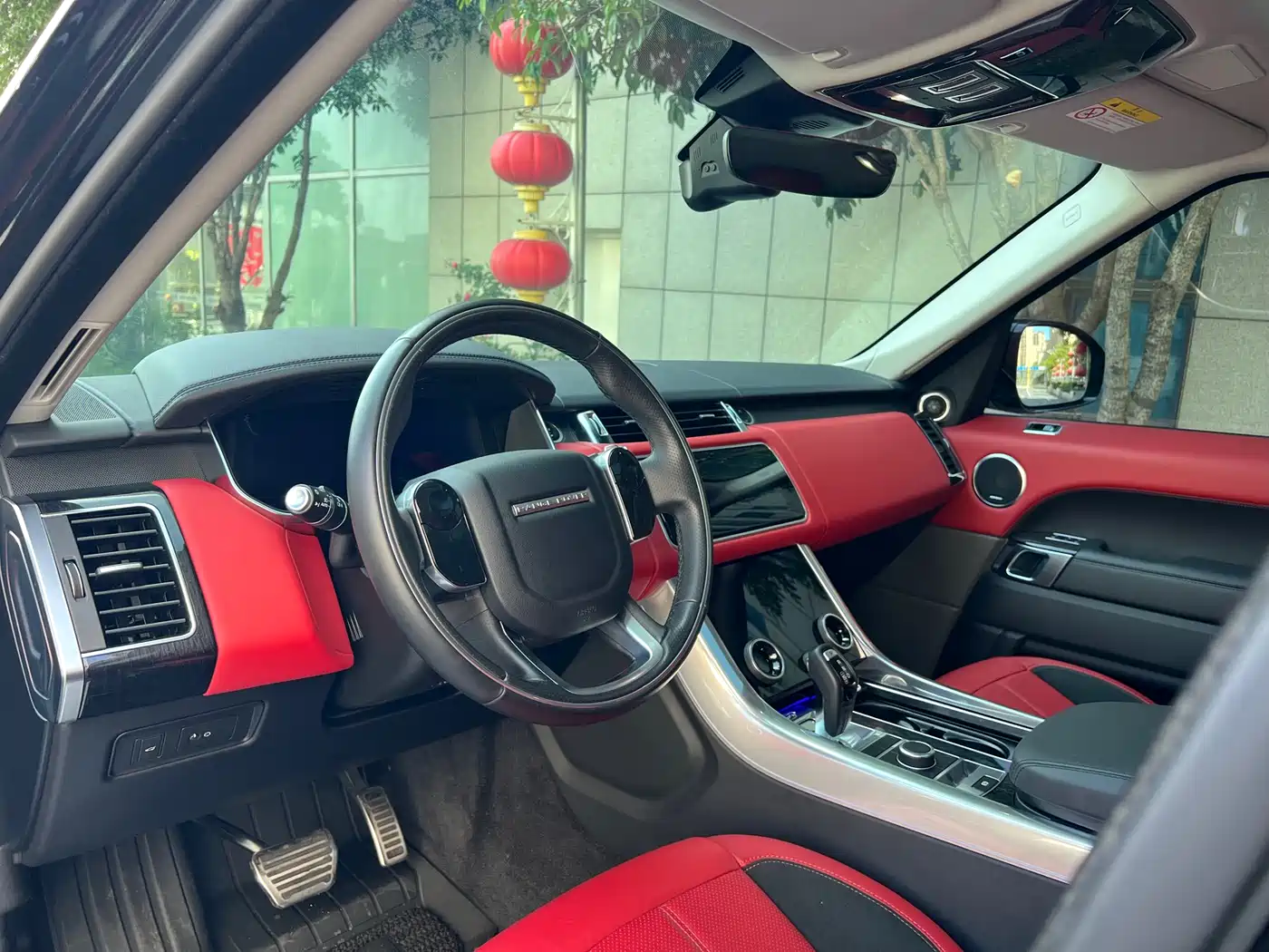 Land Rover Range Rover Sport 2021 3.0 L6 Gloss Black Edition фото 12