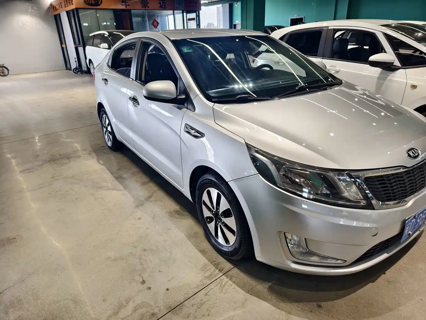 Kia K2 2012 2012 Sedan 1.4L AT GLS Commemorative Edition