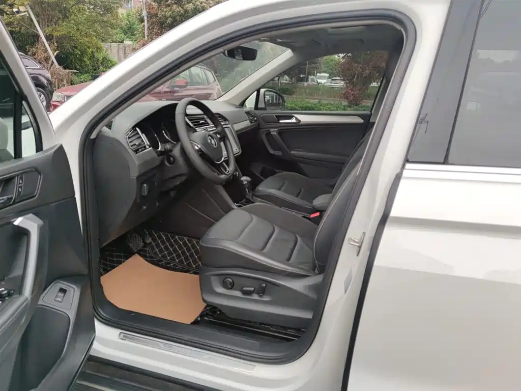Volkswagen Tiguan L 2020 330TSI Auto 2WD Smart Luxury China VI фото 5