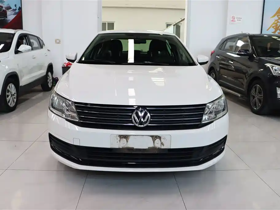 Volkswagen Lavida 2017 1.6L Manual Trend Edition фото 2