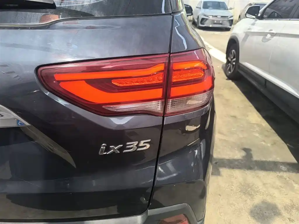 Hyundai Beijing Hyundai ix35 2018 2.0L Automatic 2WD Zhiyong·Enjoyment Edition фото 8