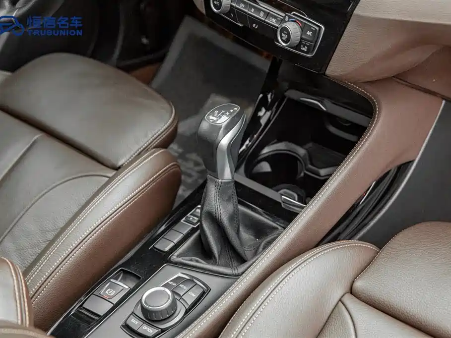 BMW X1 2019 sDrive18Li Premium Model фото 19