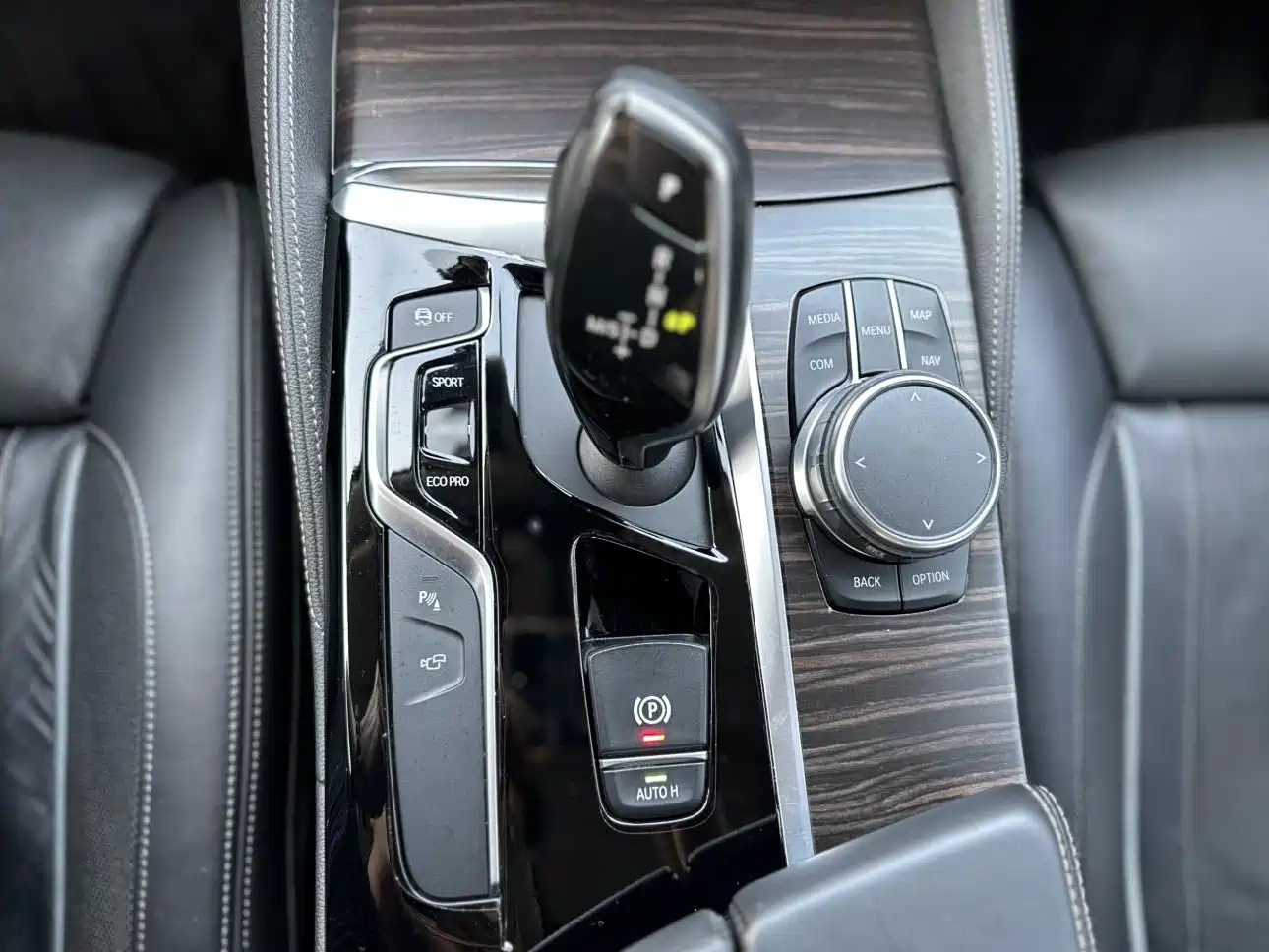 BMW 5 Series 2018 530Li Exclusive Luxury Package фото 17