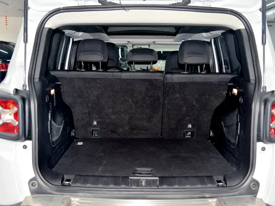 Jeep Renegade 2019 2018 Connected Large Screen Edition 180T Automatic Power