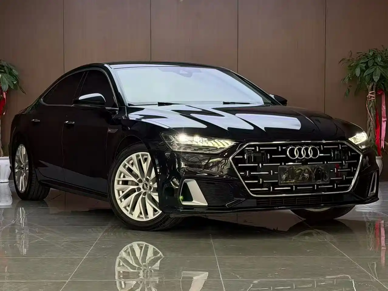 Photo 3 - Audi A7L