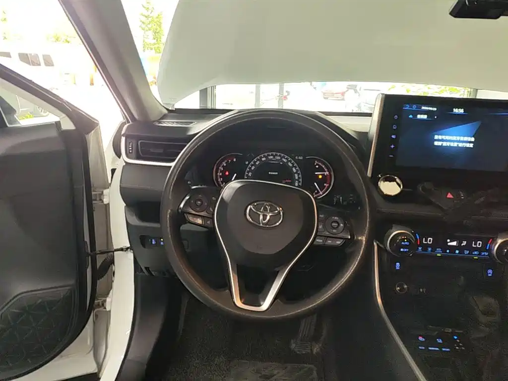 Toyota RAV4 Rongfang 2020 2.0L CVT 2WD Trend Edition фото 11