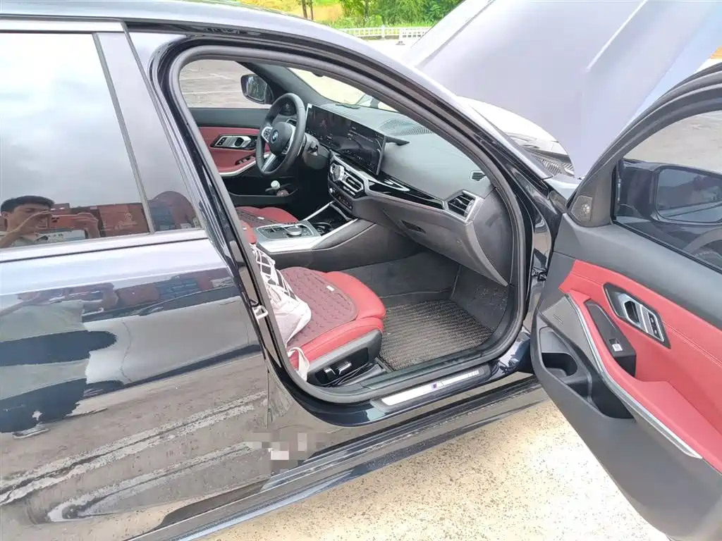 BMW 3 Series 2024 325i M Sport Shadowline Package фото 21