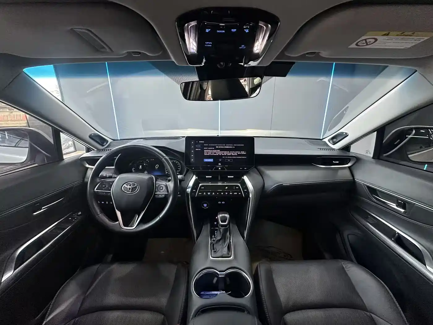 Toyota Venza 2022 2.0L CVT AWD Ultimate Edition фото 9
