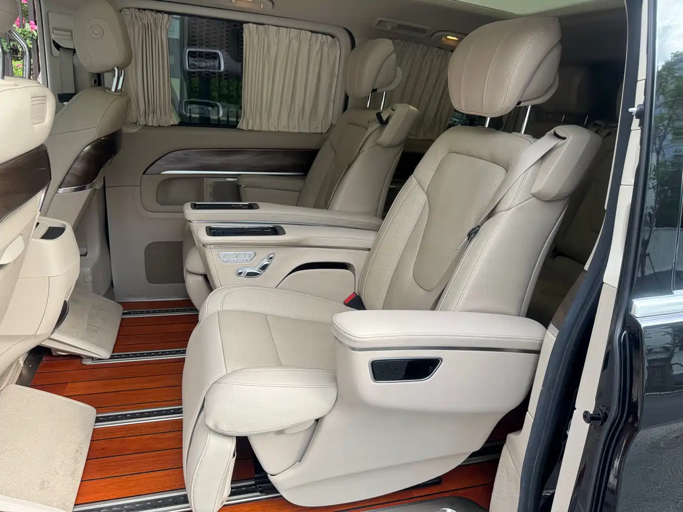 Mercedes-Benz V-Class 2020 V 260 Luxury Edition фото 20
