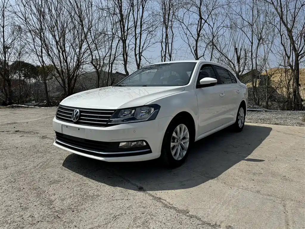 Volkswagen Lavida 2017 1.6L Automatic Comfort Edition фото 2