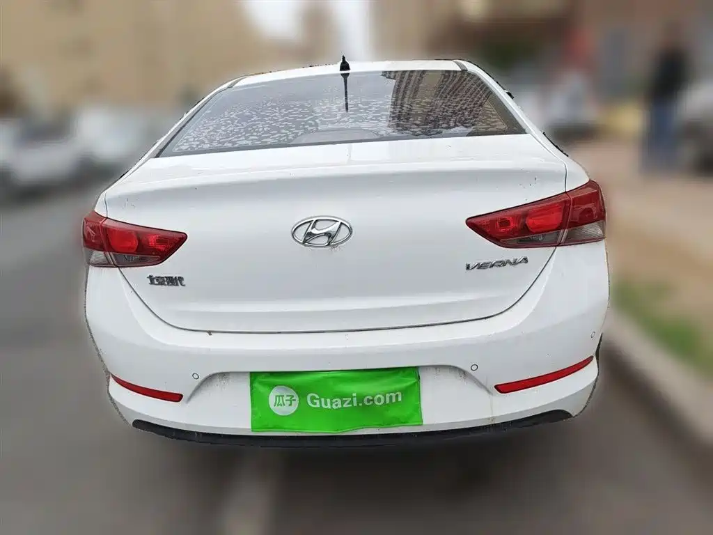 Hyundai Verna 2016 1.4L Automatic Cool Edition GLS фото 3