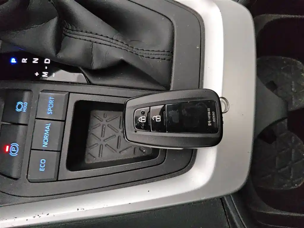 Toyota RAV4 Rongfang 2021 2.0L CVT 2WD Trend фото 17
