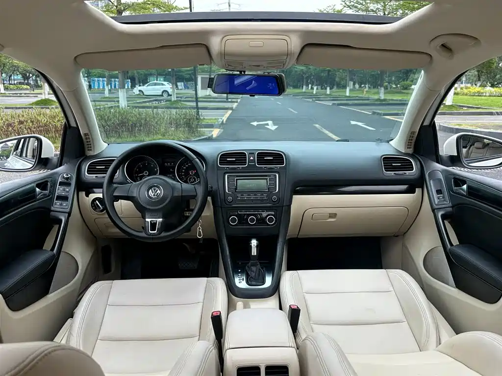 Volkswagen Golf 2012 1.6 Automatic Comfort Type фото 7
