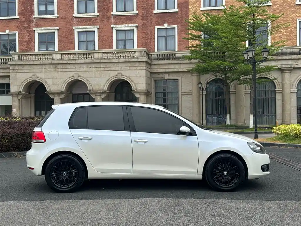Volkswagen Golf 2012 1.6 Automatic Comfort Type фото 12
