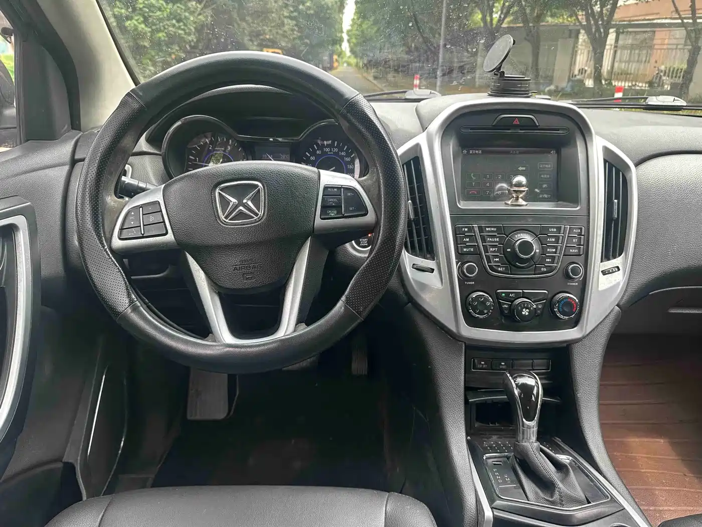 Jiangling Yusheng S350 2014 2014 2.4T Auto 2WD Diesel Luxury Sunroof 5-seater