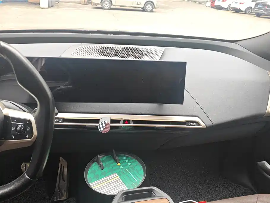 BMW iX 2022 xDrive40 фото 13