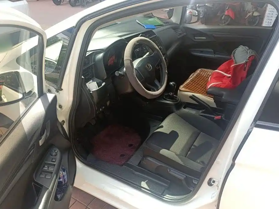 Фото 18 - Honda Fit