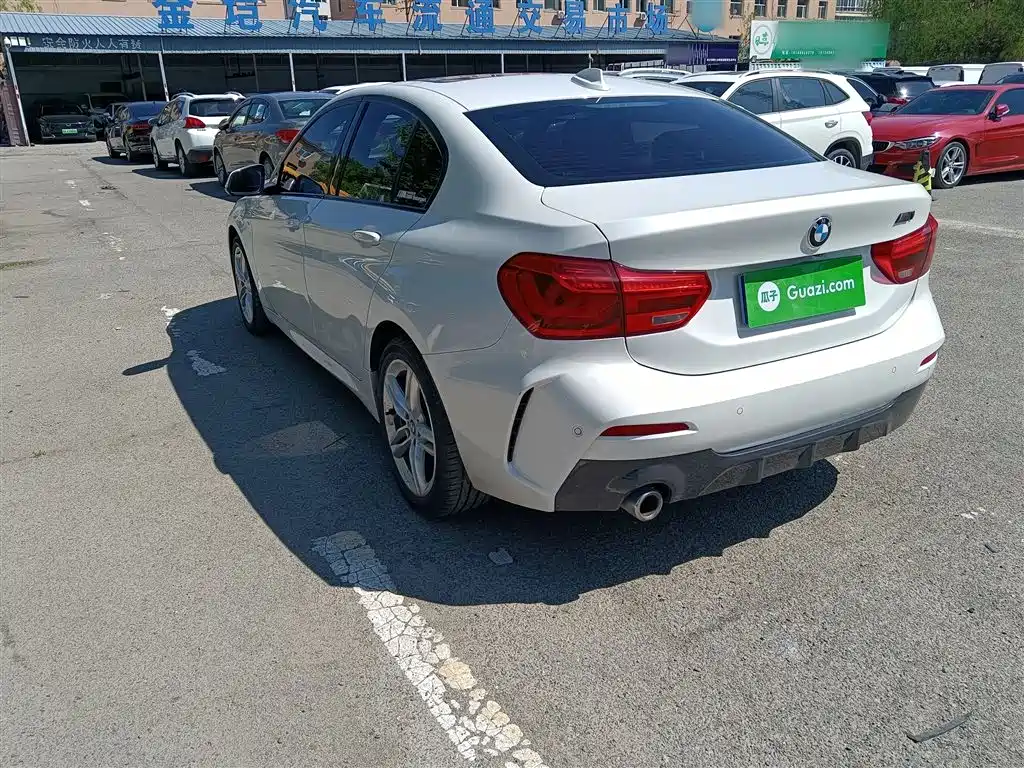 BMW 1 Series 2019 118i M Sport Package фото 27
