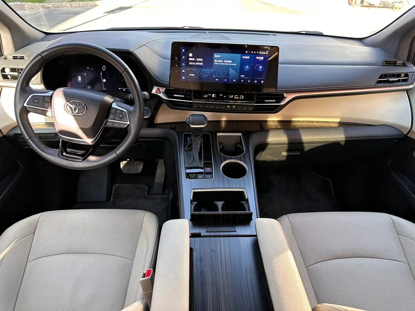 Toyota Sienna 2021 2.5L Hybrid Ultimate Edition фото 7