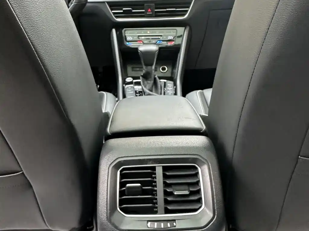 Volkswagen Tiguan L 2023 330TSI Auto 2WD R-Line Premium Edition фото 11
