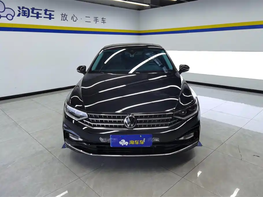 Volkswagen Magotan 2023 Model 2 Million Commemorative Edition 330TSI DSG Luxury фото 2