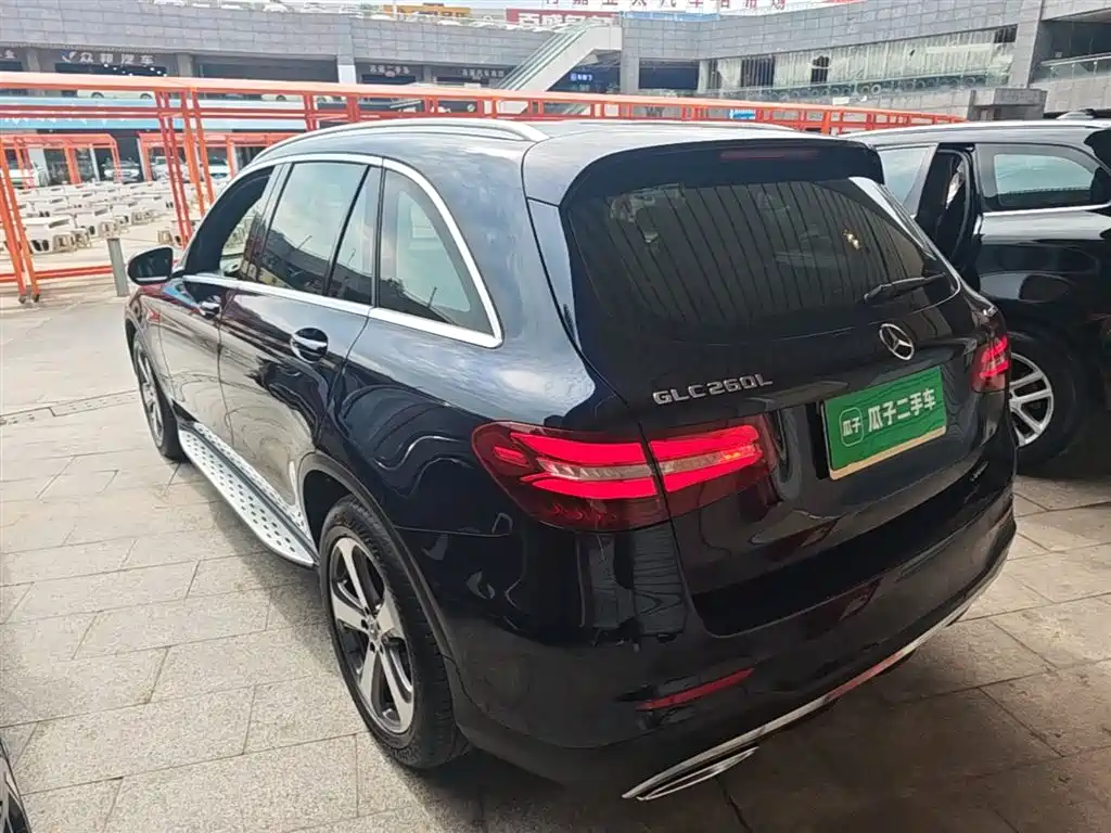 Mercedes-Benz GLC 2017 GLC 260 4MATIC Luxury фото 5