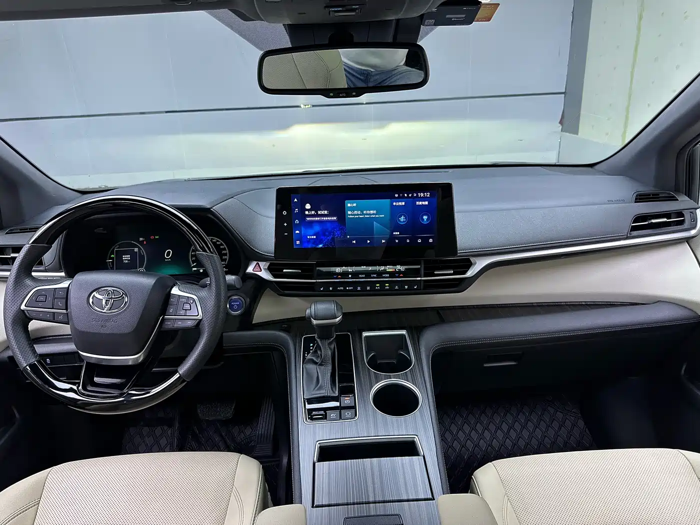 Toyota Sienna 2021 2.5L Hybrid Ultimate Edition фото 7