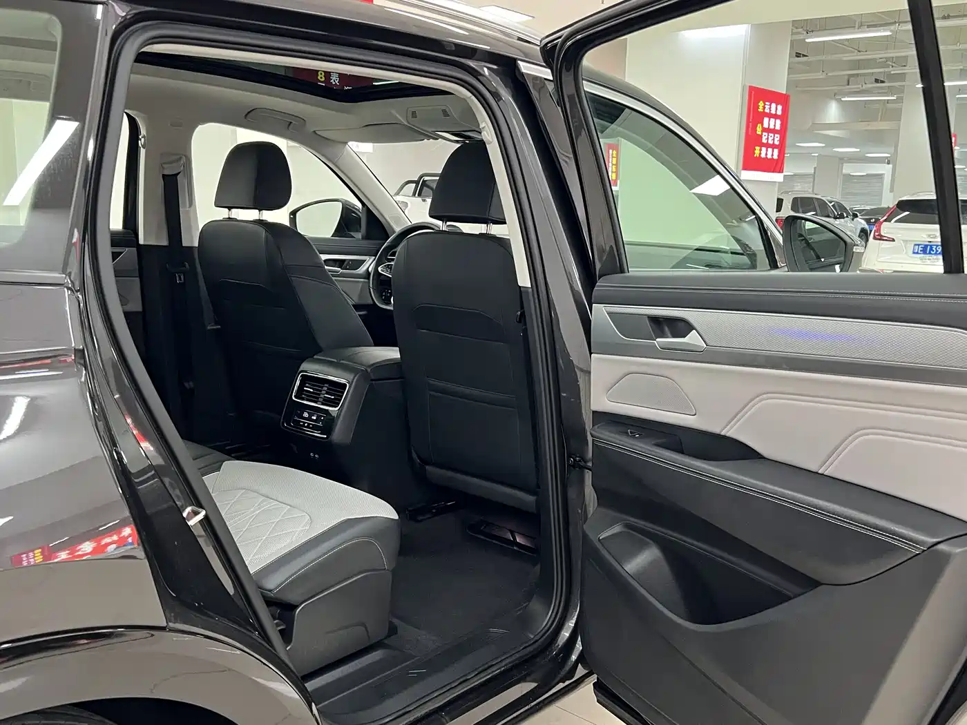 Volkswagen Talagon 2024 380TSI 4WD R-Line Touring фото 14