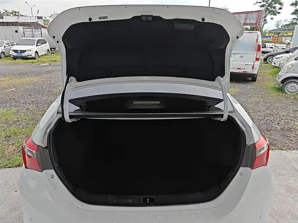 Toyota Corolla 2018 1.2T S-CVT GL Smart Edition фото 19