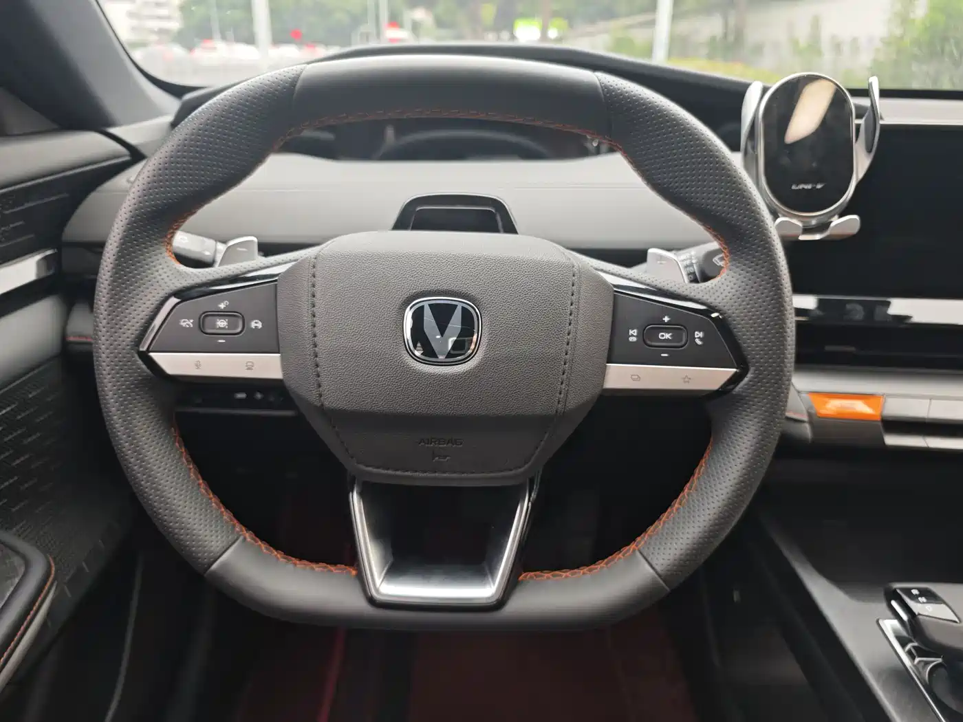 CHANGAN UNI-V
