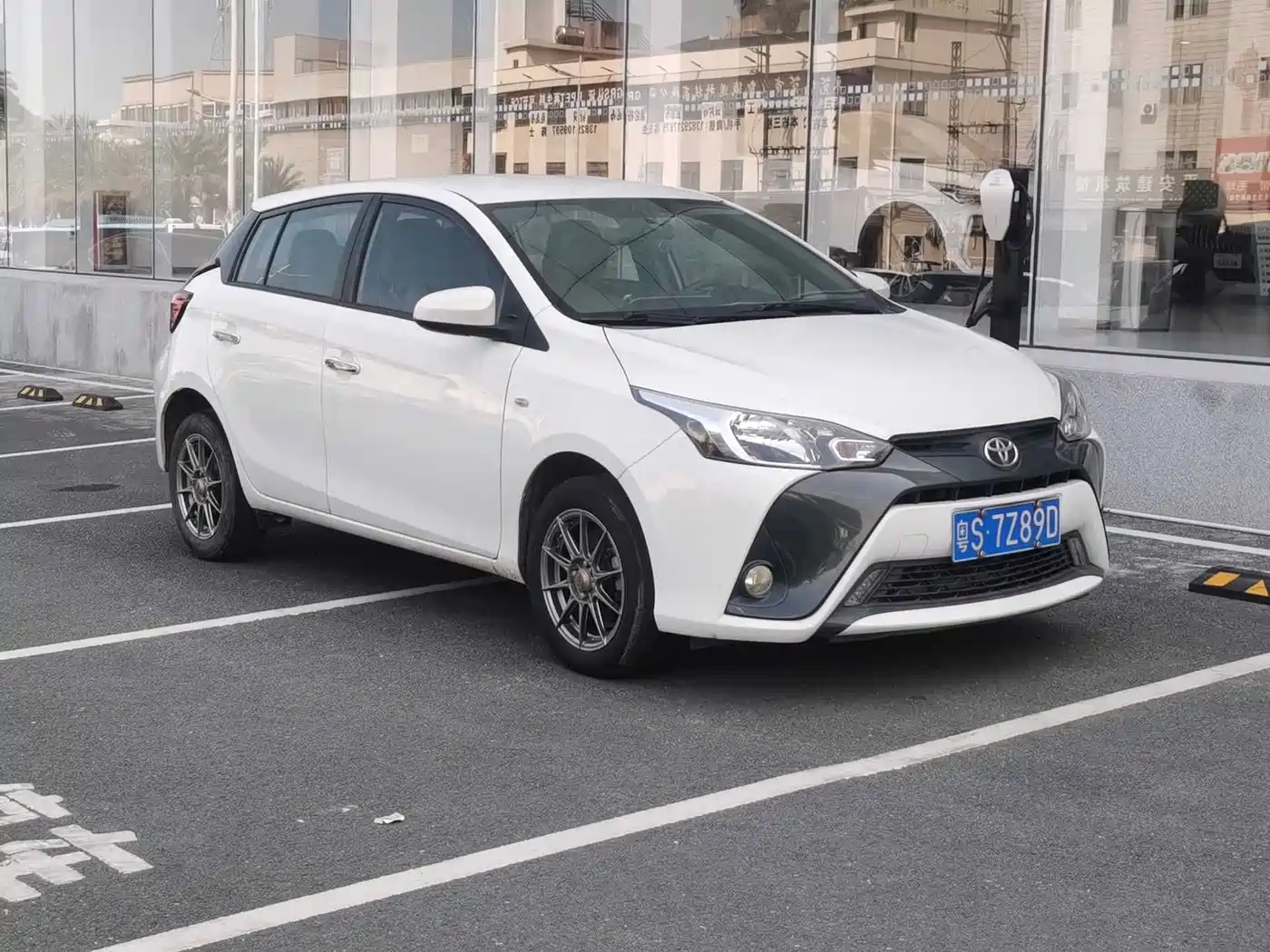 Toyota YARiS L Zhi Xuan 2016 Facelift 1.5E CVT Charming Edition фото 3