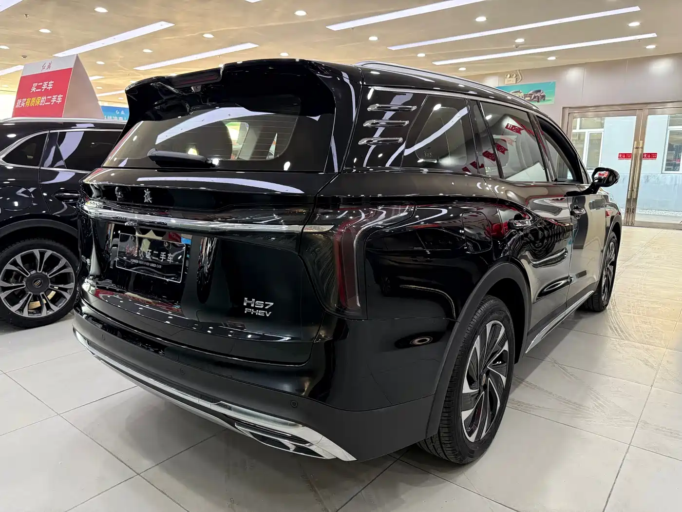 Hongqi HS7 PHEV 2024 2.0T PHEV 2WD Flagship 6-seater фото 4