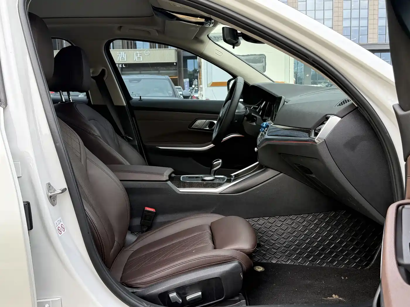BMW 3 Series 2022 325Li M Sport Package фото 9