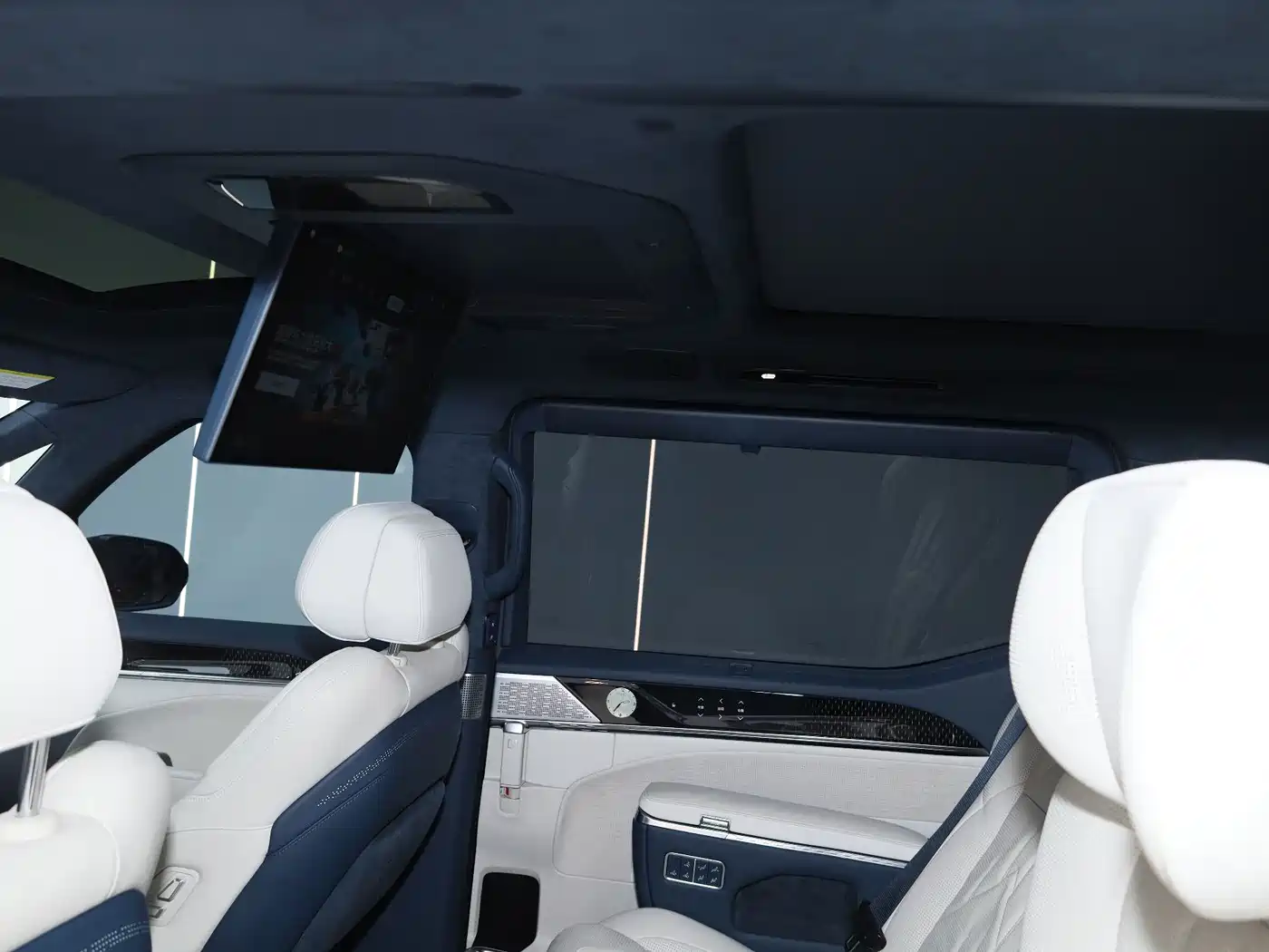 ZEEKR 009 2026 2024 6-seat Executive AWD 108kWh