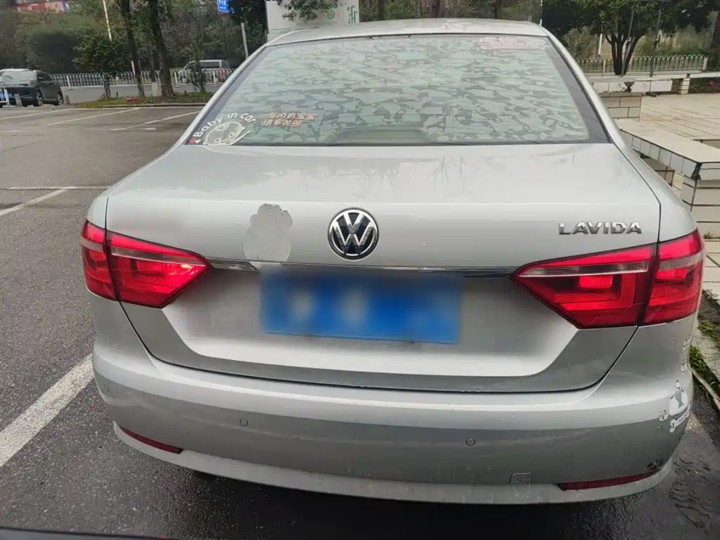 Volkswagen Lavida 2013 Facelift Classic 1.6L Automatic Comfort фото 4