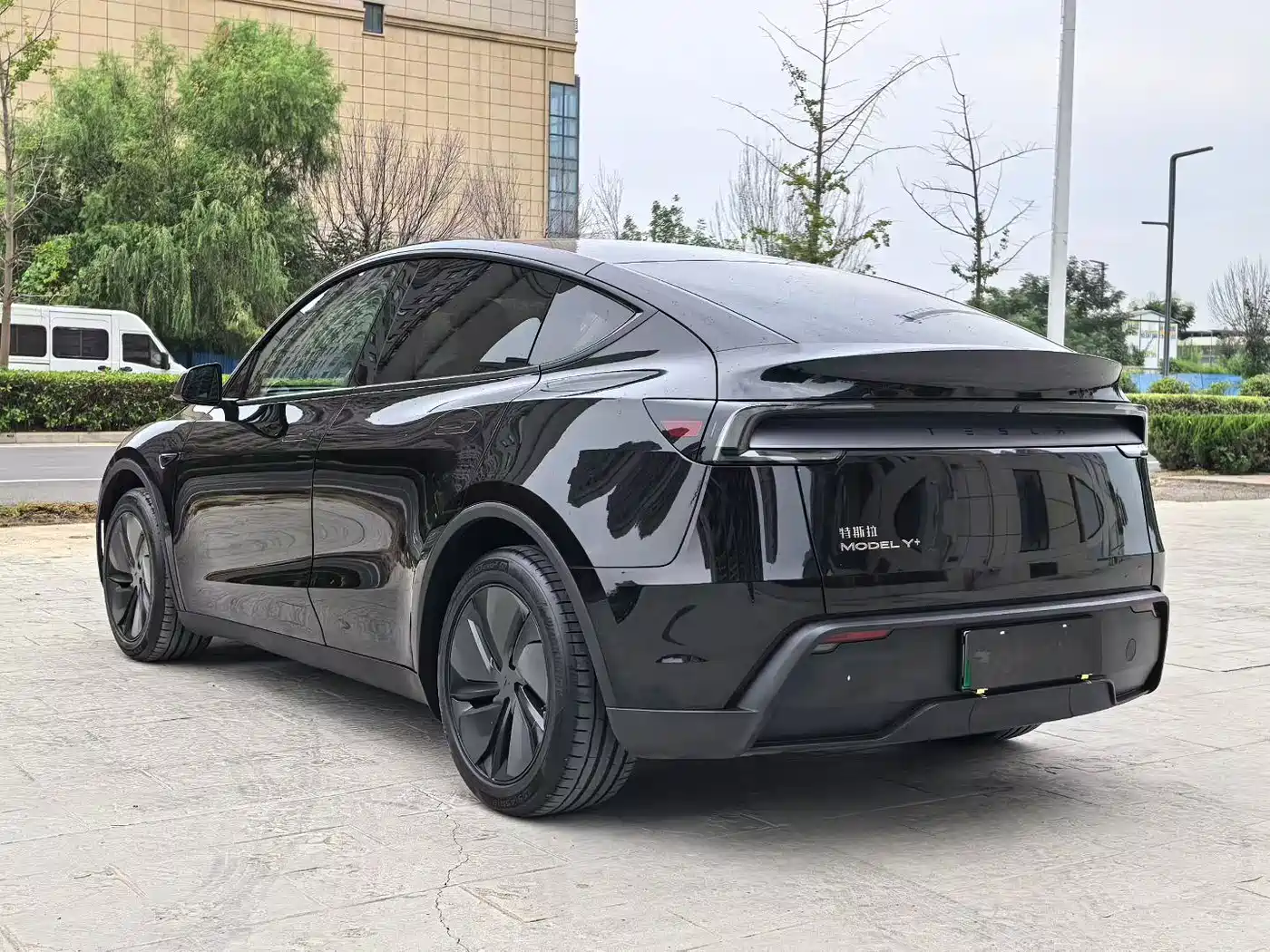 Photo 7 - Tesla Model Y