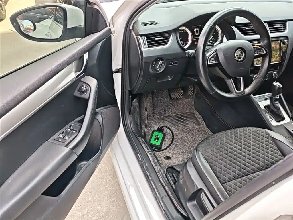 Škoda Octavia 2018 TSI230 DSG Luxury Edition фото 16