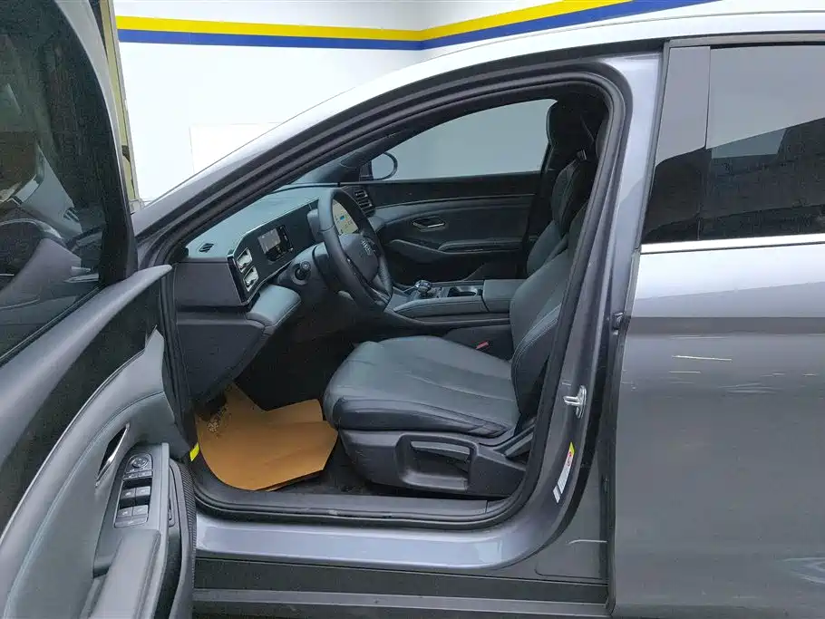 BYD Qin L 2024 DM-i 80KM Leading Edition фото 9