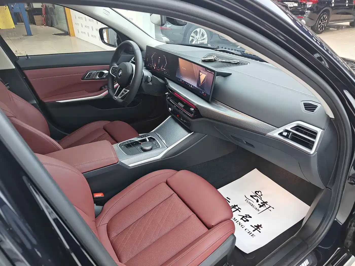 BMW 3 Series 2025 330Li M Sport Night Edition фото 14