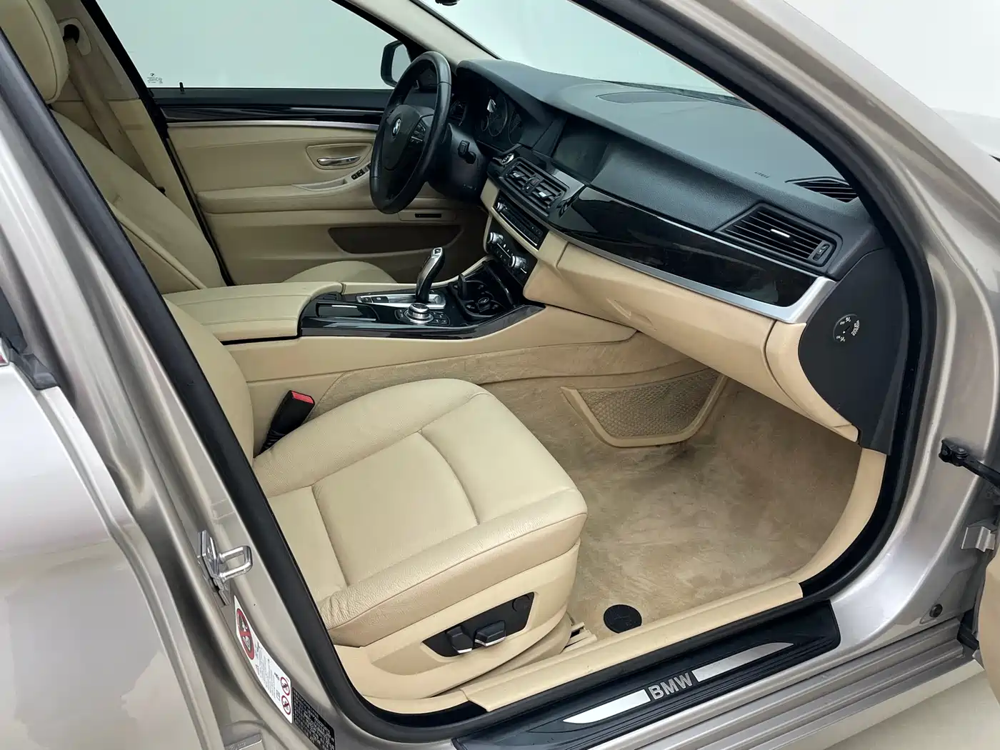 BMW 5 Series 2012 523Li Luxury фото 21